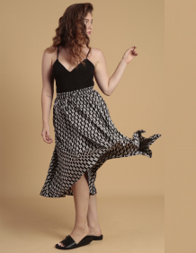 Alef Alef | אלף אלף - בגדי מעצבים | חצאית מידי TIGER גאומטרי שחור לבן