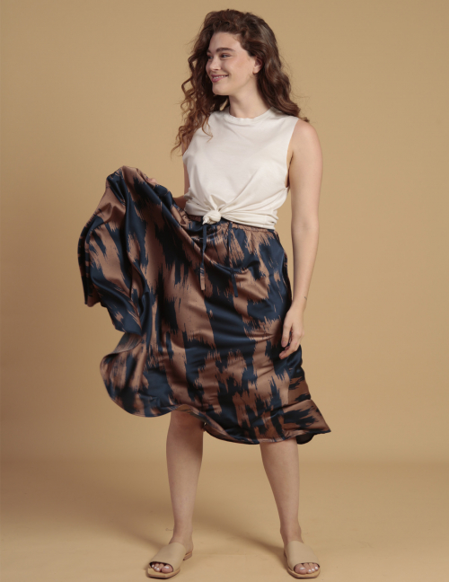 Alef Alef | אלף אלף - בגדי מעצבים | חצאית מידי TIGER מוקה דפוס כחול Alef Alef | אלף אלף - בגדי מעצבים | חצאית מידי TIGER מוקה דפוס כחול