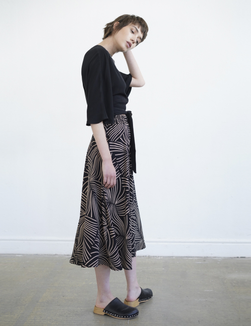 Alef Alef | אלף אלף - בגדי מעצבים | חצאית מידי CIRCLE ורוד הדפס Alef Alef | אלף אלף - בגדי מעצבים | חצאית מידי CIRCLE ורוד הדפס