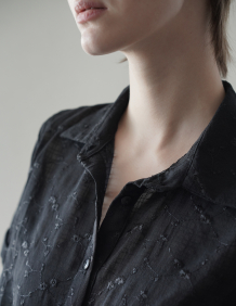 Alef Alef | אלף אלף - בגדי מעצבים | חולצת  TIMELESS שחורה