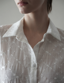 Alef Alef | אלף אלף - בגדי מעצבים | חולצת  TIMELESS לבנה
