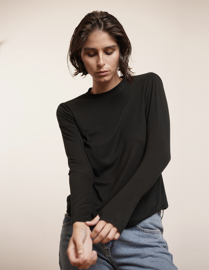 Alef Alef | אלף אלף - בגדי מעצבים | NO.12-THUMB HOLE SHIRT BLACK