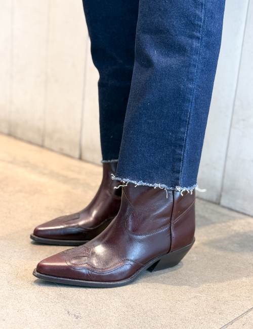 Alef Alef | אלף אלף - בגדי מעצבים | ג'ינס D DENIM גזרה ישרה כחול כהה Alef Alef | אלף אלף - בגדי מעצבים | ג'ינס D DENIM גזרה ישרה כחול כהה