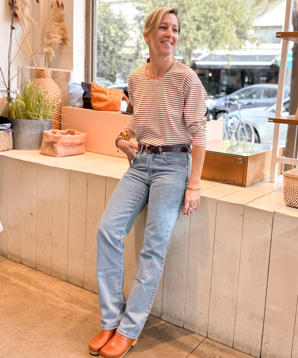 ג'ינס E DENIM גזרה ישרה כחול ווש בהיר