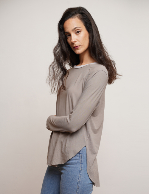 Alef Alef | אלף אלף - בגדי מעצבים | NO.7 טי שירט ארוכה צווארון עגול אפורה Alef Alef | אלף אלף - בגדי מעצבים | NO.7 טי שירט ארוכה צווארון עגול אפורה