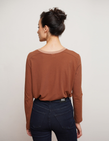 Alef Alef | אלף אלף - בגדי מעצבים | NO.7 ROUND NECK T-SHIRT BROWN