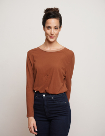 Alef Alef | אלף אלף - בגדי מעצבים | NO.7 ROUND NECK T-SHIRT BROWN