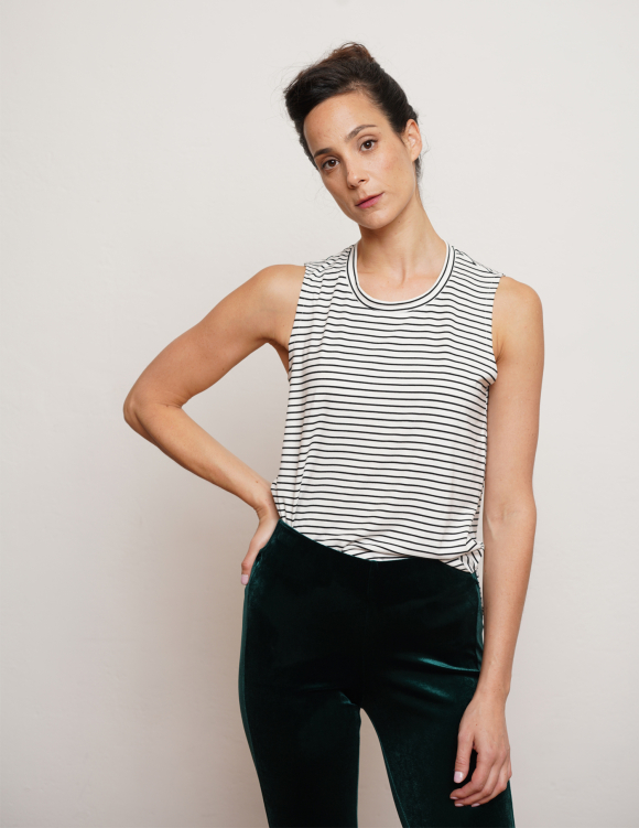 Alef Alef | אלף אלף - בגדי מעצבים | NO.6 גופייה פסים לבן שחור Alef Alef | אלף אלף - בגדי מעצבים | NO.6 גופייה פסים לבן שחור