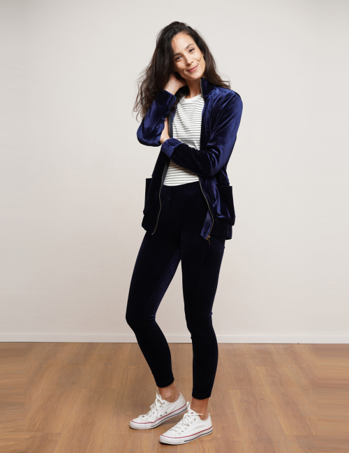 Alef Alef | אלף אלף - בגדי מעצבים | טייץ קטיפה DAVOS נייבי Alef Alef | אלף אלף - בגדי מעצבים | טייץ קטיפה DAVOS נייבי