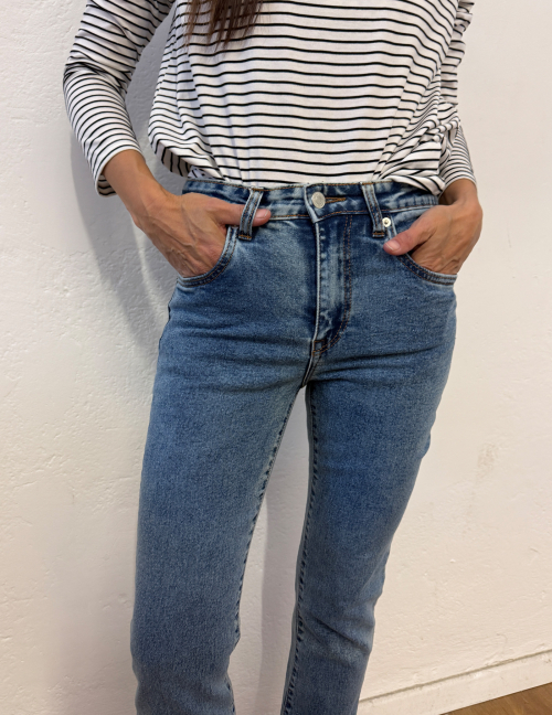 Alef Alef | אלף אלף - בגדי מעצבים | ג'ינס D DENIM גזרה ישרה כחול ווש בהיר