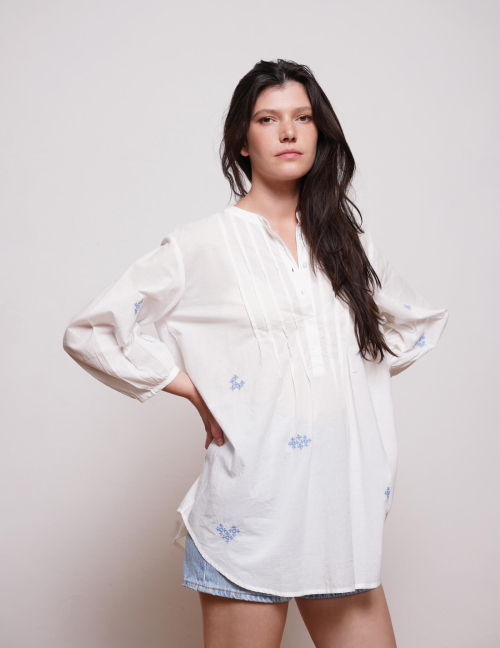 Alef Alef | אלף אלף - בגדי מעצבים | גלביה NARKIS שמנת רקמה כחול Alef Alef | אלף אלף - בגדי מעצבים | גלביה NARKIS שמנת רקמה כחול