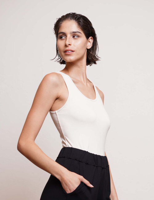 Alef Alef | אלף אלף - בגדי מעצבים | NO.15 גופייה צמודה קרם Alef Alef | אלף אלף - בגדי מעצבים | NO.15 גופייה צמודה קרם