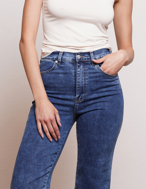 Alef Alef | אלף אלף - בגדי מעצבים | ג'ינס G DENIM רגל רחבה כחול ווש Alef Alef | אלף אלף - בגדי מעצבים | ג'ינס G DENIM רגל רחבה כחול ווש