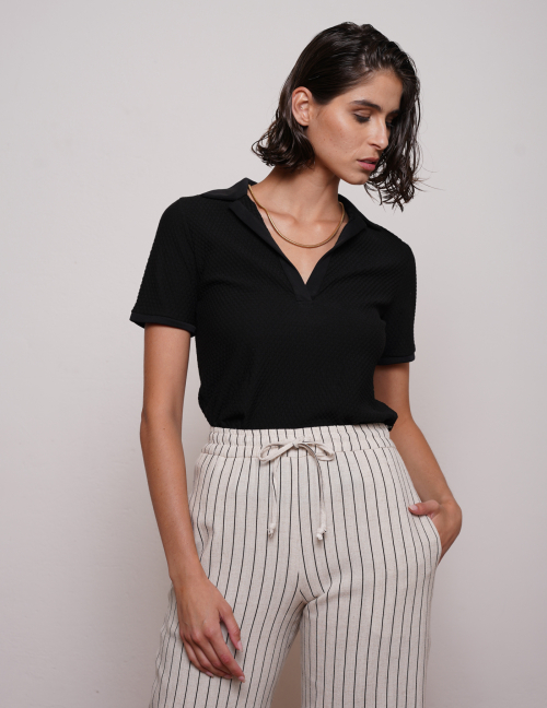 Alef Alef | אלף אלף - בגדי מעצבים | חולצת פולו DAHLIA שחורה Alef Alef | אלף אלף - בגדי מעצבים | חולצת פולו DAHLIA שחורה