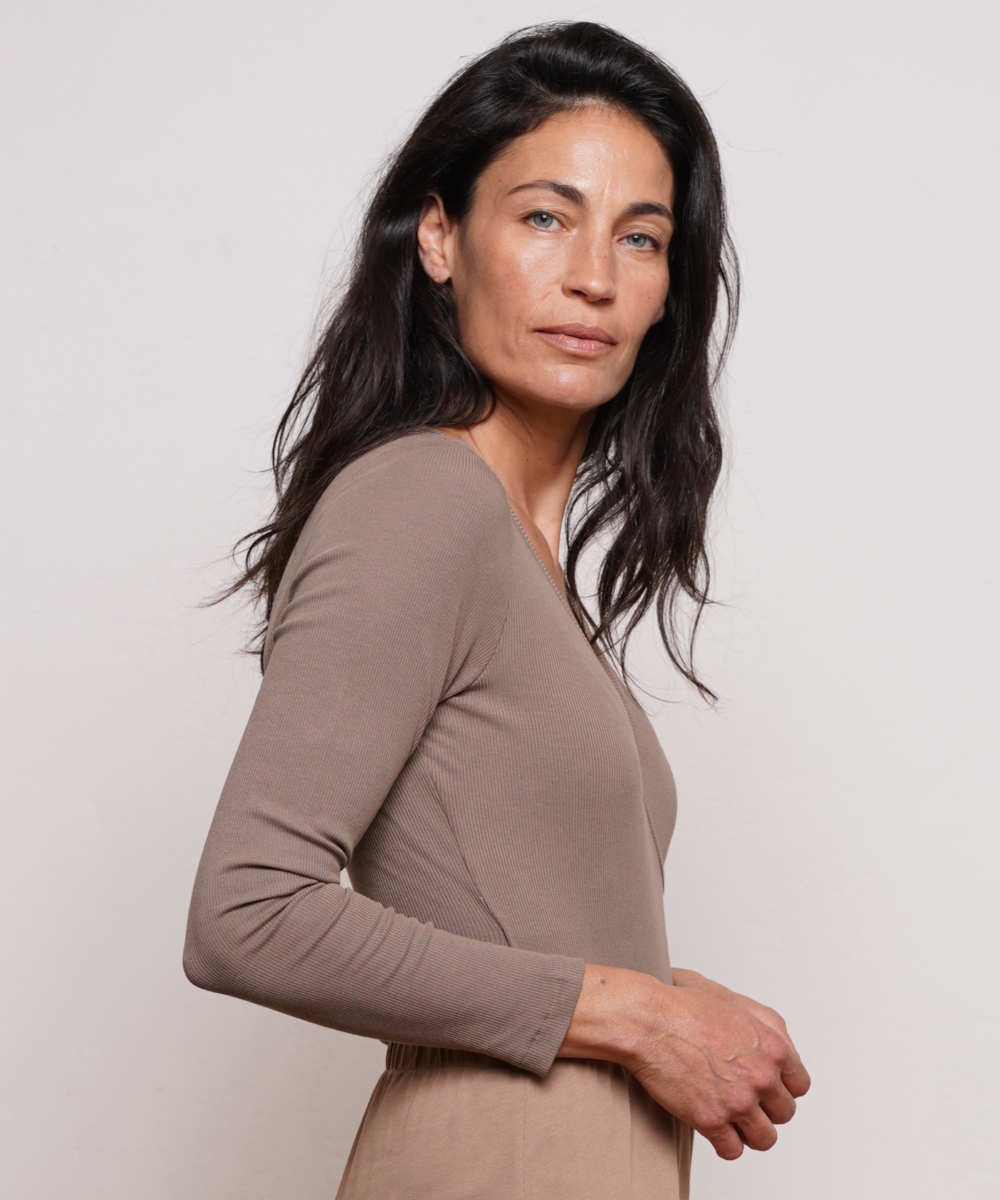 בגד גוף מעטפת ארוך בצבע קאמל