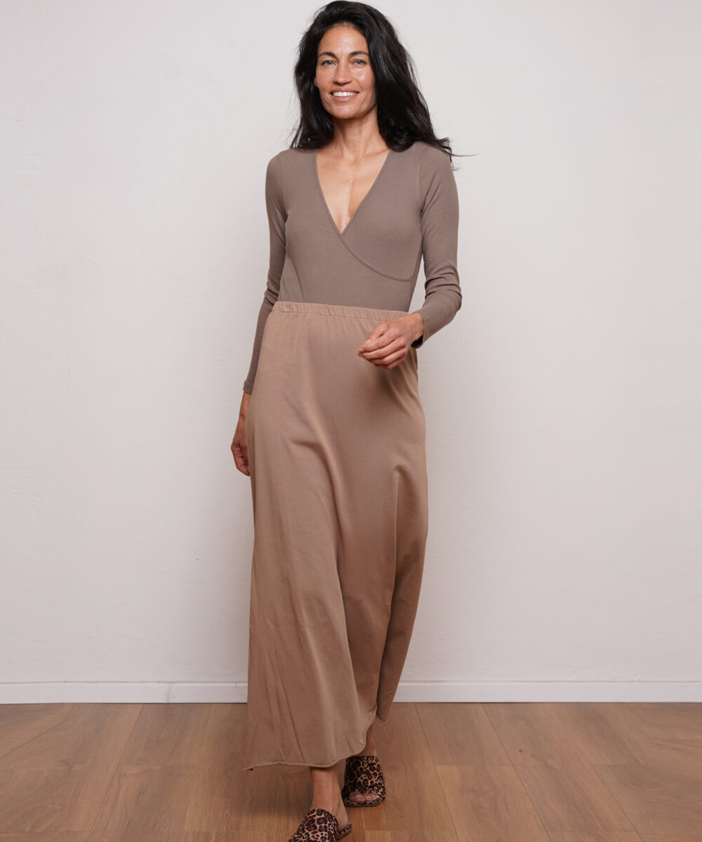 Alternative view of חצאית מקסי NO.24 קאמל