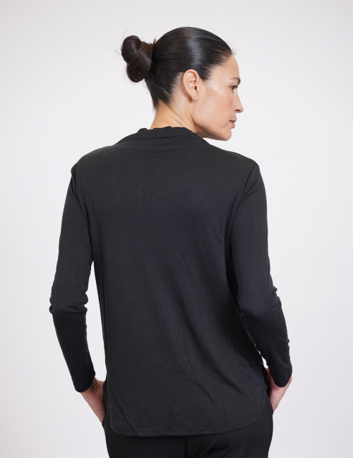 Alef Alef | אלף אלף - בגדי מעצבים | NO.9A חולצת גולף ריב שחור Alef Alef | אלף אלף - בגדי מעצבים | NO.9A חולצת גולף ריב שחור