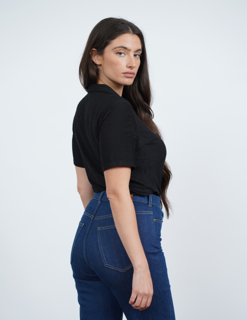 Alef Alef | אלף אלף - בגדי מעצבים | YEHUDIT חולצת פולו טקסטורת עלים שחור Alef Alef | אלף אלף - בגדי מעצבים | YEHUDIT חולצת פולו טקסטורת עלים שחור