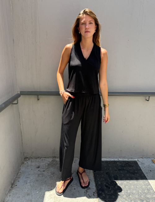 Alef Alef | אלף אלף - בגדי מעצבים | 46.NO גופיית ריב שחור Alef Alef | אלף אלף - בגדי מעצבים | 46.NO גופיית ריב שחור