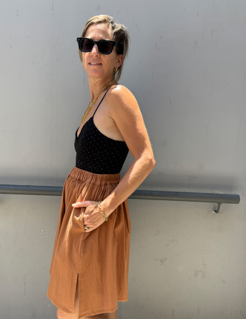 Alef Alef | אלף אלף - בגדי מעצבים | MIRI חצאית קצרה חמרה Alef Alef | אלף אלף - בגדי מעצבים | MIRI חצאית קצרה חמרה