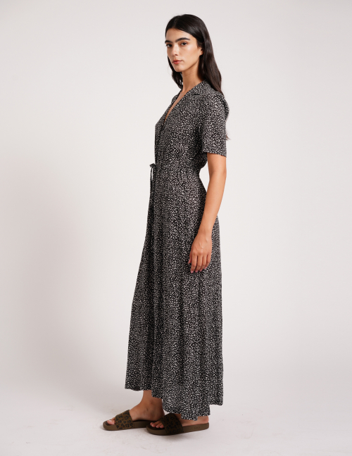 Alef Alef | אלף אלף - בגדי מעצבים | שמלת מקסי פרינט כתמים לבן שחור | SAMPLE Alef Alef | אלף אלף - בגדי מעצבים | שמלת מקסי פרינט כתמים לבן שחור | SAMPLE