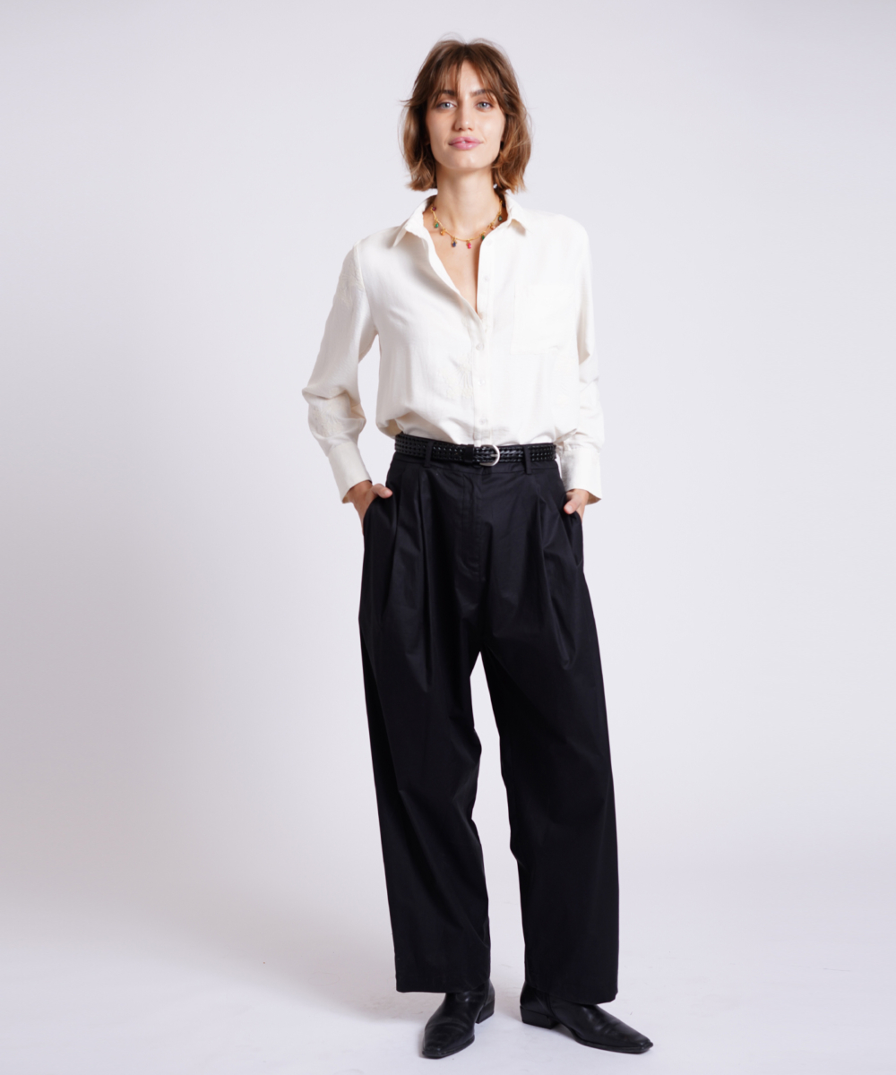 NOGA מכנסיים מחוייטים בגזרת בלון שחור