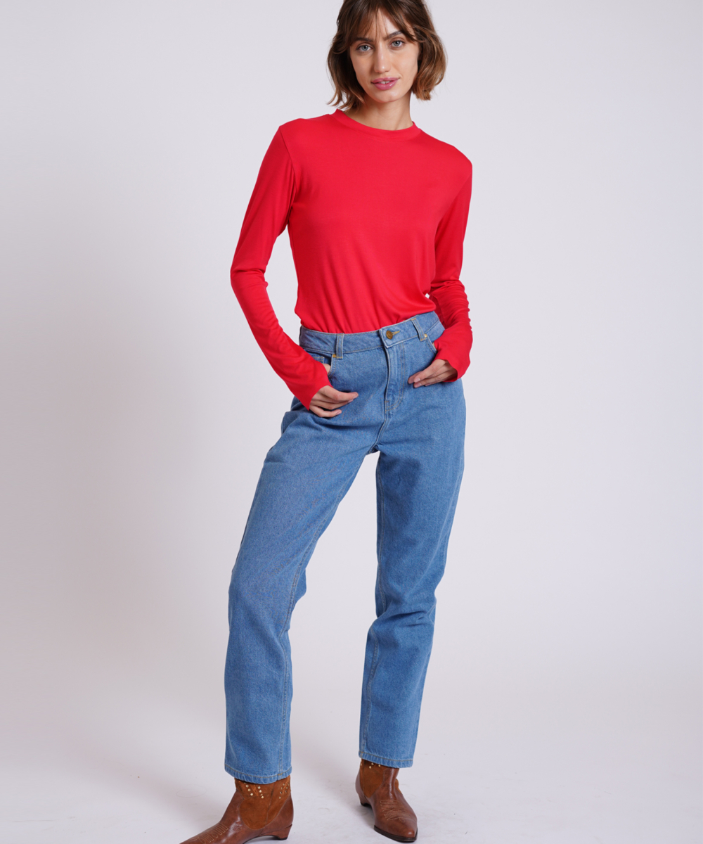 ג'ינס O בגזרת MOM רחבה כחול בהיר