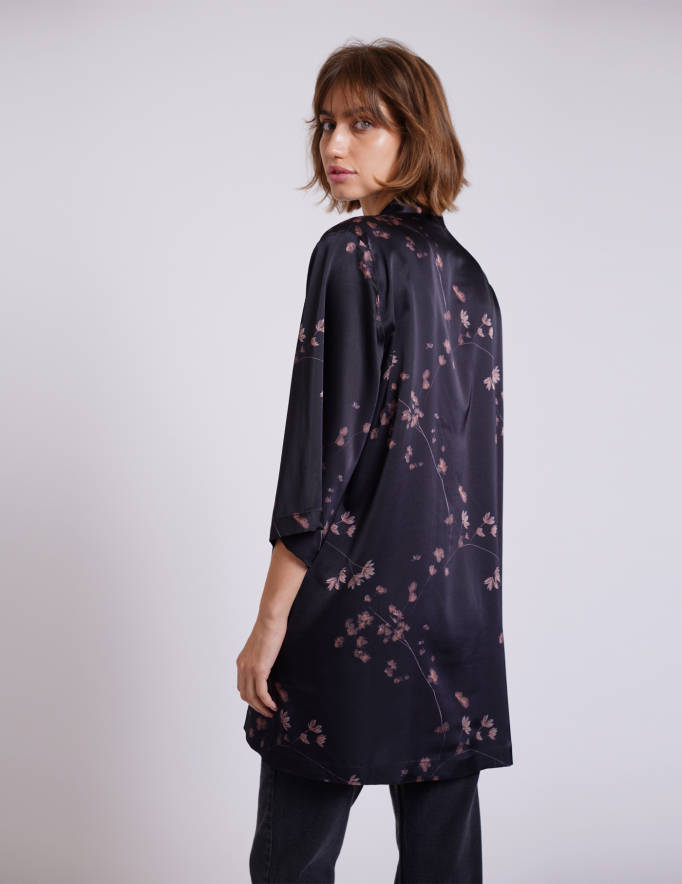 Alef Alef | אלף אלף - בגדי מעצבים | קימונו SWAN שחור פרח ורוד