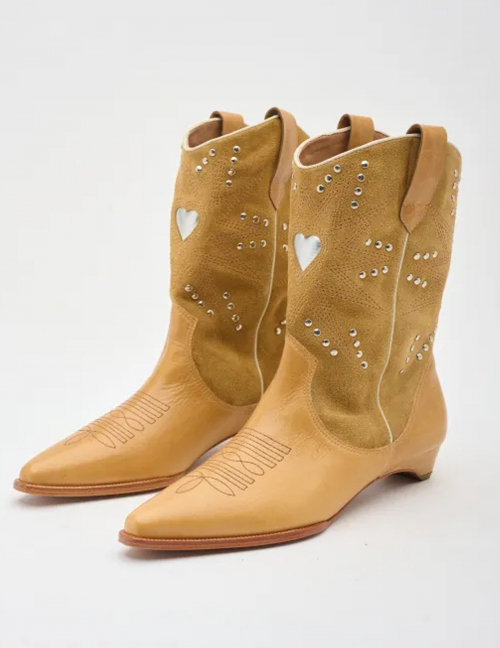 Alef Alef | אלף אלף - בגדי מעצבים | מגפי בוקרים DARA בז'