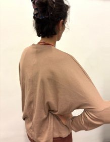 Alef Alef | אלף אלף - בגדי מעצבים | NO.50 חולצת וי ארוכה קאמל