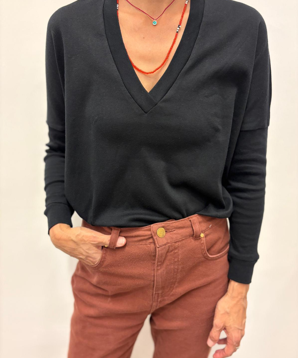 NO.50 חולצת וי ארוכה שחור