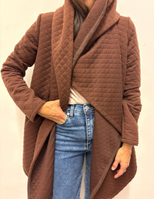 Alef Alef | אלף אלף - בגדי מעצבים | עליונית קווילט חום שוקולד  | SAMPLE