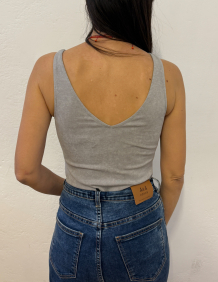 Alef Alef | אלף אלף - בגדי מעצבים | בגד גוף מחשוף וי אפור | SAMPLE