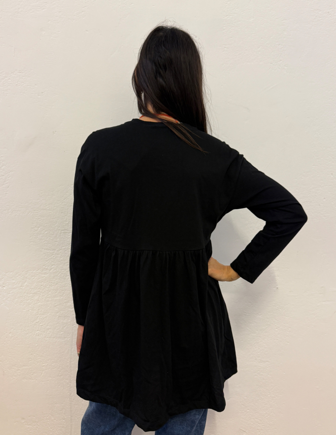 Alef Alef | אלף אלף - בגדי מעצבים | חולצת מלמלה שחורה | SAMPLE Alef Alef | אלף אלף - בגדי מעצבים | חולצת מלמלה שחורה | SAMPLE