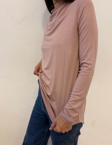 Alef Alef | אלף אלף - בגדי מעצבים | חולצת גולף נמוך ורוד פודרה | SAMPLE