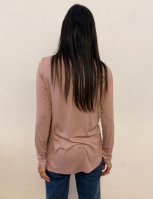 Alef Alef | אלף אלף - בגדי מעצבים | חולצת גולף נמוך ורוד פודרה | SAMPLE