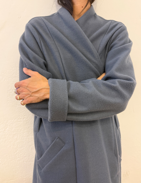 Alef Alef | אלף אלף - בגדי מעצבים | עליונית אפורה כחלכלה | SAMPLE