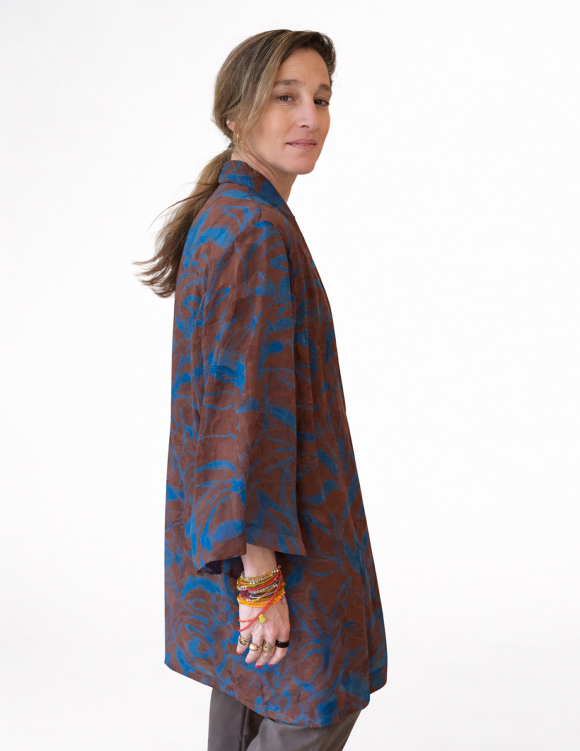 Alef Alef | אלף אלף - בגדי מעצבים | קימונו RISE חום פרח כחול Alef Alef | אלף אלף - בגדי מעצבים | קימונו RISE חום פרח כחול