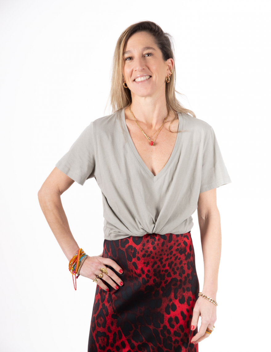 Alef Alef | אלף אלף - בגדי מעצבים | NO.17A  טי שרט וי אפור בהיר