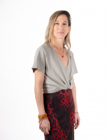 Alef Alef | אלף אלף - בגדי מעצבים | NO.17A  טי שרט וי אפור בהיר