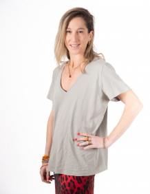 Alef Alef | אלף אלף - בגדי מעצבים | NO.17A  טי שרט וי אפור בהיר