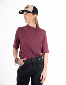 Alef Alef | אלף אלף - בגדי מעצבים | NO.8A חולצת חצי גולף בורדו