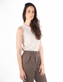 Alef Alef | אלף אלף - בגדי מעצבים | גופייה NO.6B לבן פס מוקה (עם גימור צוואר ורוד)