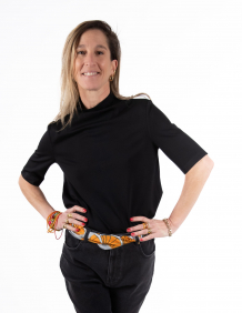 Alef Alef | אלף אלף - בגדי מעצבים | NO.8A חולצת חצי גולף שחור חלק