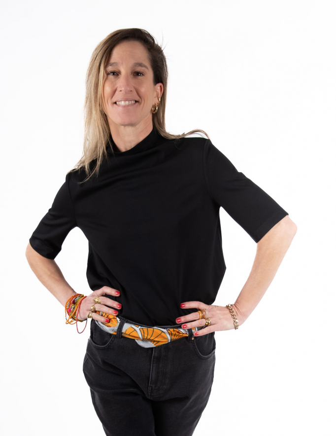 Alef Alef | אלף אלף - בגדי מעצבים | NO.8A חולצת חצי גולף שחור חלק