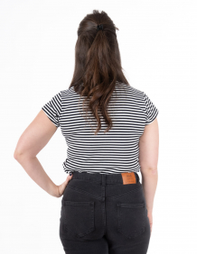 Alef Alef | אלף אלף - בגדי מעצבים | NO.14A טי שרט צמודה פסים שחור לבן Alef Alef | אלף אלף - בגדי מעצבים | NO.14A טי שרט צמודה פסים שחור לבן